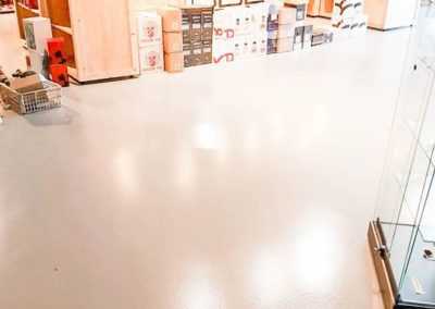pintura-plastica-beige-nave-indsutrial